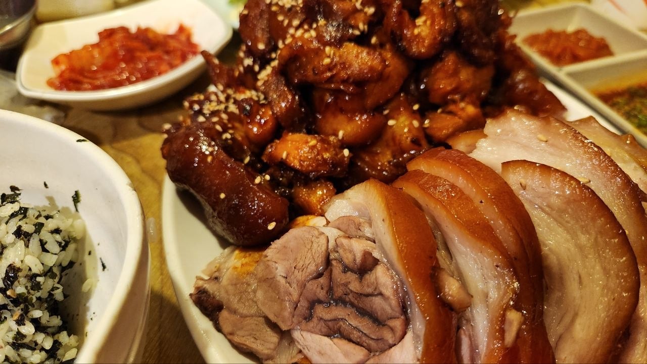 Half spicy and half mild jokbal, Korean braised pig's feet, at Changsin-dong Spicy Jokbal near Dongdaemun